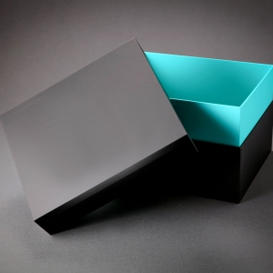 Duo Tone Box with Magnetic Shoe Box Lid